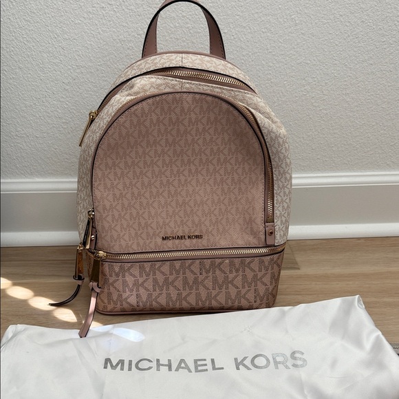 Michael Kors Blush Signature Logo Backpack - Picture 1 of 6